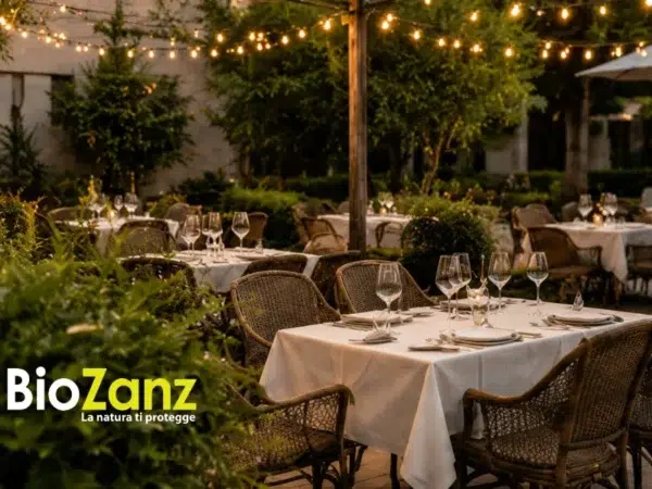 Tavoli di un ristorante all’aperto